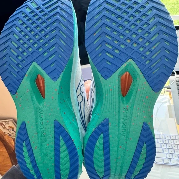 RARE! NIB Women's Saucony Speed 4 Berlin Marathon Special Edition, Size 9 - Picture 11 of 13